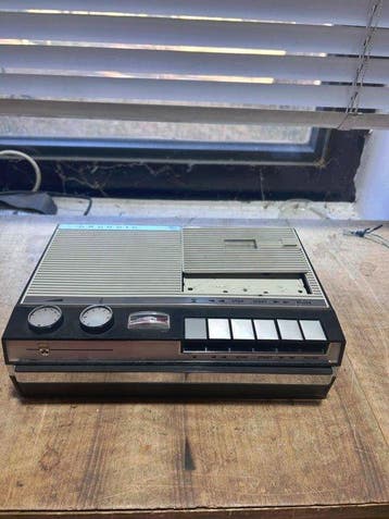 Grundig - C 100 Portable Mono Radio Cassetterecorder-speler, Nieuw