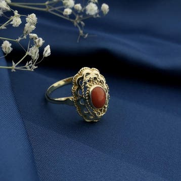 Antiek gouden ring met bloedkoraal, Sieraden, Tassen en Uiterlijk, Gebruikt, 20 of groter, Ophalen of Verzenden, Met edelsteen