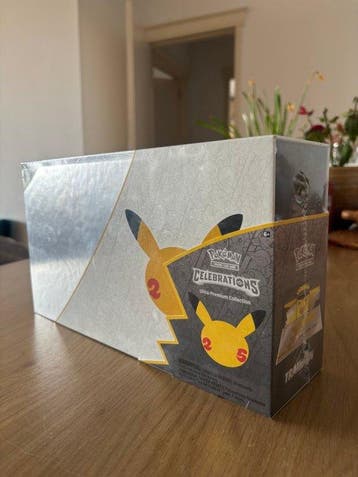 Pokémon - 1 Box - Pokémon Celebrations Ultra-Premium, Nieuw