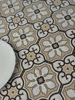 Elegante tafellaken met tegelmotief Vietri in neutrale