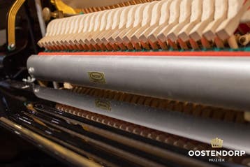 Petrof 131 PE Messing piano, Zo goed als nieuw, Zwart