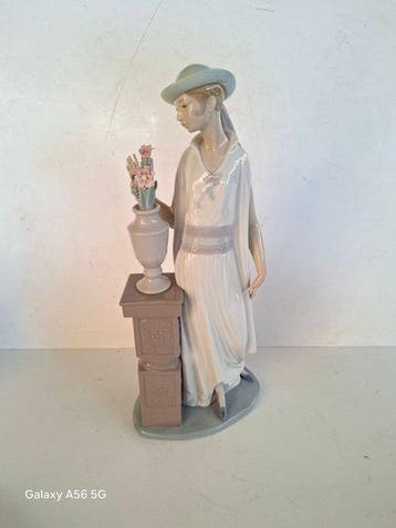 Lladró - Vicente Martínez - Figuur - Lady gran casino -