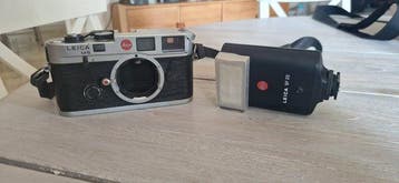 Leica M6 Classic Rangefinder & Leica SF 20 Electronic Flash