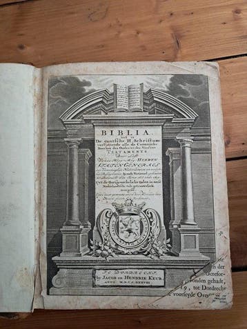 Dit is de titelpagina van een Statenbijbel uit 1738, gedrukt