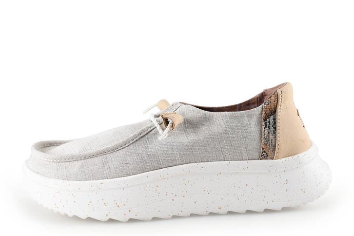 HEY DUDE Instappers in maat 42 Beige, Kleding | Dames, Schoenen, Beige, Zo goed als nieuw, Instappers, Verzenden