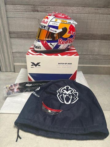 Max Verstappen - 2022 - Scale 1/2 helmet, Nieuw