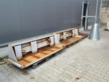 Online veiling: Diverse stalen frames en onderdelen, Nieuw