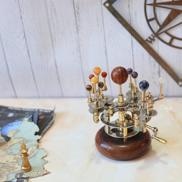 Luxe orrery-zonnesysteemmodel met Zon, Mercurius, Venus,, Antiek en Kunst, Curiosa en Brocante