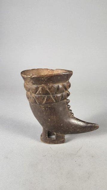 Houten coupe voor witte wijn. - Bamileke - Kameroen (Zonder
