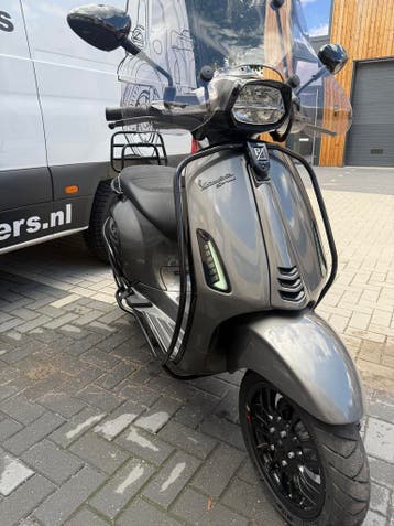 Vespa sprint 2021 7375km BROM | Full option | EERSTE eignr, Overige modellen, Maximaal 45 km/u, Ophalen of Verzenden, Zo goed als nieuw