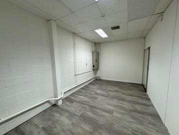 Opslag- en bedrijfsruimte18 m² – Begane grond – Adam 24/7, Huur, Opslag of Loods
