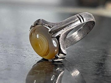 Vintage zilveren ring met geelbandagaat cabochon - Ring