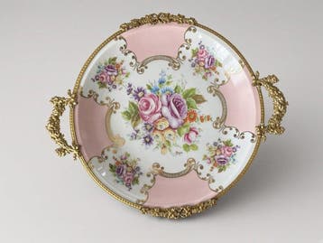 Wandbord - A Vintage Limoges Pink Ground Cabinet Plate with, Antiek en Kunst