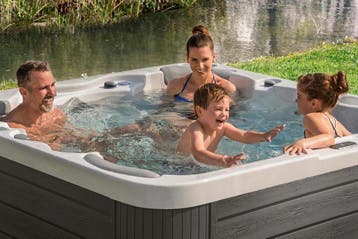 Europese jacuzzi / spa van Wellis - laag energieverbruik, Tuin en Terras, Bubbelbaden en Hottubs, Ophalen of Verzenden, Nieuw
