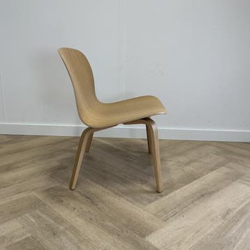 Muuto Visu loungestoel / fauteuil houten van Mika Tolvanen,, Ophalen of Verzenden, Gebruikt, Hout, Eén