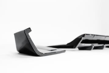 Dit betreft een Mercedes G63 W465 carbon diffuser set NP2, Verzenden