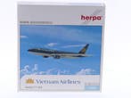 Schaal 1:500 Herpa 506649 Vietnam Airlines Boeing 777-200..., Ophalen of Verzenden, Zo goed als nieuw
