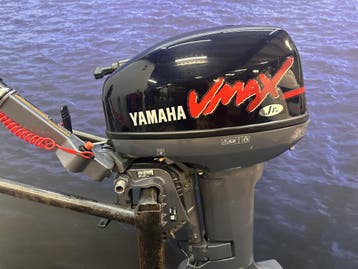 “ Yamaha V Max 15 pk | Unieke Vmax motor | Nieuw staat “, 10 tot 30 pk, Ophalen of Verzenden, Zo goed als nieuw, Buitenboordmotor