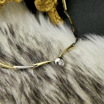 Bicolor gouden collier met diamant; 0,16 ct. (Ketting), Sieraden, Tassen en Uiterlijk, Gebruikt, Ophalen of Verzenden, Met edelsteen