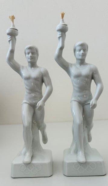 Seltmann Weiden - Beeldje - De Fakkeldragers (2) - Porselein, Antiek en Kunst