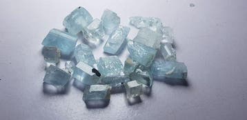 Ruwe aquamarijn Kristalen- 84 g - (35), Verzamelen