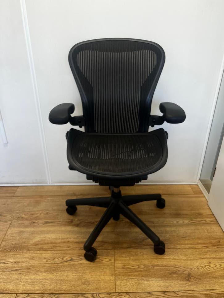 Groot Aanbod Herman Miller Aeron Bureaustoelen Maat B, Huis en Inrichting, Bureaustoelen, Bureaustoel, Zwart, Zo goed als nieuw