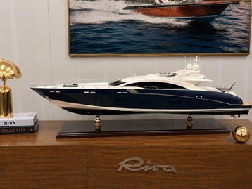 Maquette Yacht QUANTUM – 80 cm – Finition Luxe Bois & Bleu, Nieuw