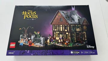 Lego Set - Ideas (CUUSOO) - 21341 Hocus Pocus The Sanderson, Nieuw
