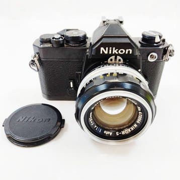 Nikon F2 + Nikkor 1,8/50mm Analoge camera, Audio, Tv en Foto, Nieuw
