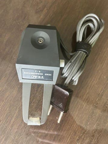 TEAC - E-1 / Cassette & Reel-to-Reel Tape Head Demagnetizer, Nieuw