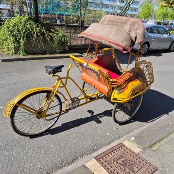 Authentieke Indonesische becak-riksja – handbeschilderd