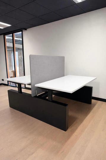 Zwarte Duo Werkplek Met Wang - Design Duo Bureau - Nieuw, Huis en Inrichting, Bureaus, Verzenden, In hoogte verstelbaar, Nieuw