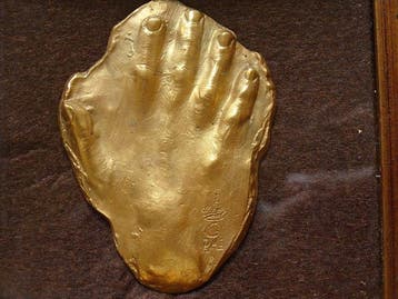 Salvador Dali (1904-1989) - Reliëf, Sacred hand - 16 cm -
