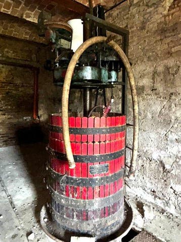 Industriële apparatuur - Italië - Expositie-wijnpers