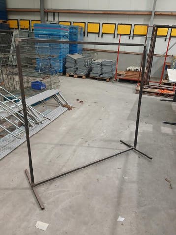 Confectierek metaal, gebruikt - B150xH140 cm, zonder wielen, Ophalen of Verzenden
