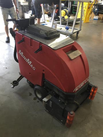 Werkende Hako Minimag schrobmachine, Ophalen, Gebruikt