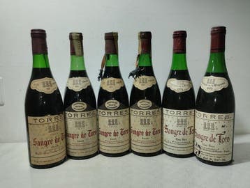 1969, 1971 (x3), 1974, 1975 Torres, Sangre De Toro - Penedes, Nieuw