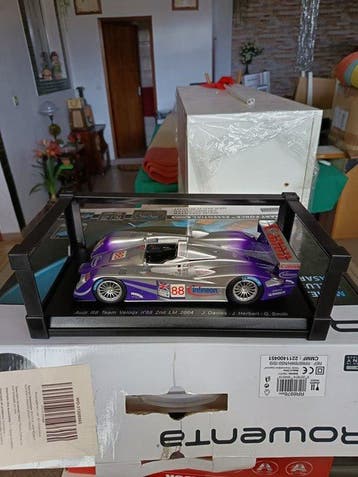 Spark 1:18 - Modelauto - Audi R8 Team Veloqx nº88 2nd LM, Nieuw