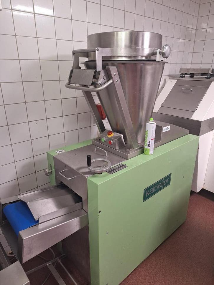Kalmeijer deegverwerkinginstallatie in veiling bakkerij, Zakelijke goederen, Horeca | Keukenapparatuur, Gebruikt, Bakkerij en Slagerij