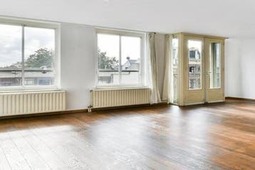 Appartement Oudezijds Voorburgwal in Amsterdam, Via bemiddelaar, Appartement, Amsterdam, Amsterdam