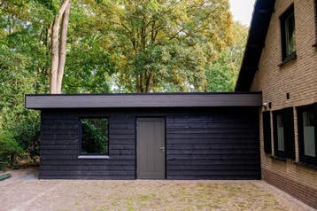 LUVIA Fins vuren Zweeds rabat 9-24x195x4800mm zwart gespoten, Ophalen of Verzenden, Nieuw