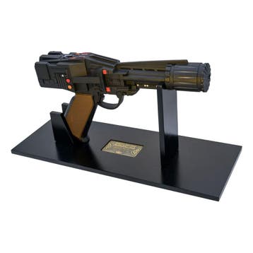 Battlestar Galactica Prop Replica 1/1 Colonial Blaster Li..., Verzamelen, Ophalen of Verzenden, Nieuw