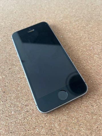 Apple iPhone SE - Mobiele telefoon (1) - 64GB / in originele, Nieuw