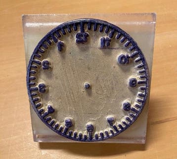 Vintage stempel leren klokkijken met kunststof houder, Verzenden, Nieuw