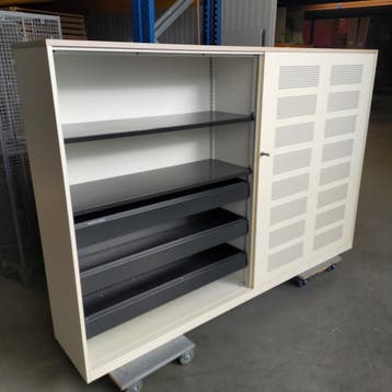 Ahrend grote metalen akoestische schuifdeurkast - 160x240x45, Huis en Inrichting, Kasten | Roldeurkasten en Archiefkasten, Ophalen of Verzenden