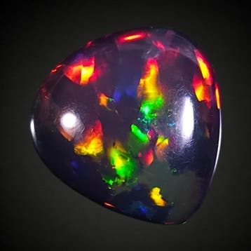 7,15 ct Prachtige gerookte natuurlijke opaal met intens