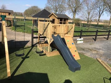 Speeltoestel buiten | Compleet zoals afbeelding | Stokstaart, Kinderen en Baby's, Speelgoed | Buiten | Speeltoestellen, Ophalen of Verzenden