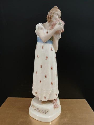 Beeldje - Rosen - Girl with roses - Porselein
