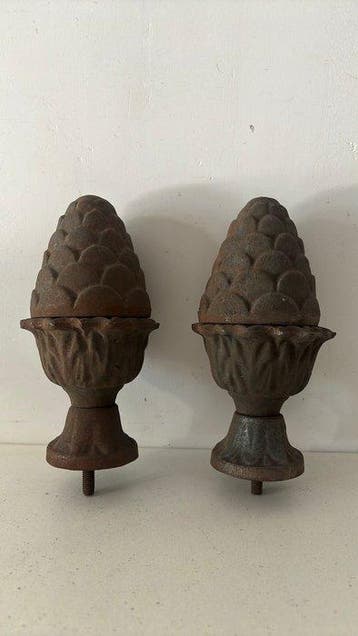 Decoratief ornament (2) - Frankrijk - Ananas postbekroning