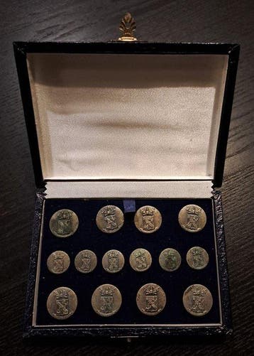 Themacollectie - Militaire knopen in zilver 800/1000 -, Antiek en Kunst